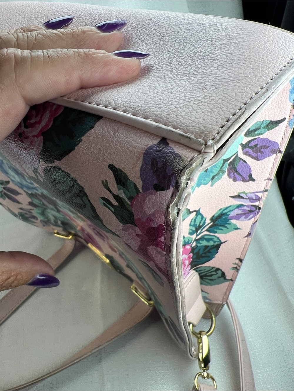 Betsy Johnson, floral Crossbody or handbag - Picture 6 of 12
